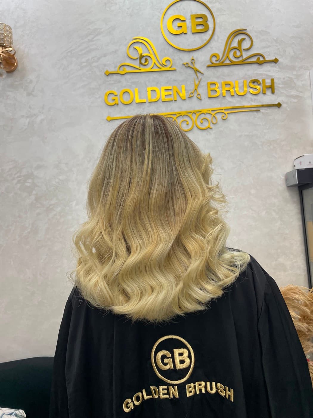 Women's Hair & Beauty